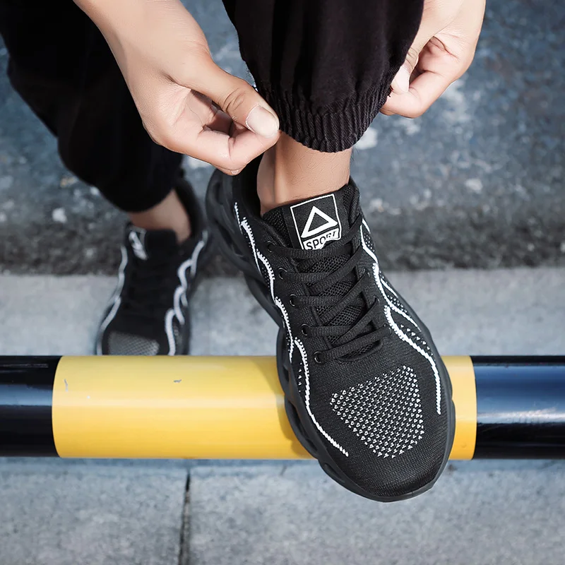 Large Size Summer Men's Sneakers Blade Light Flat Sport Shoes Male Running Shoes Air Mesh Sports Man Shoes Breathable Tennis
Large Size Summer Men's Sneakers Blade Light Flat Sport Shoes Male Running Shoes Air Mesh Sports Man Shoes Breathable Tennis