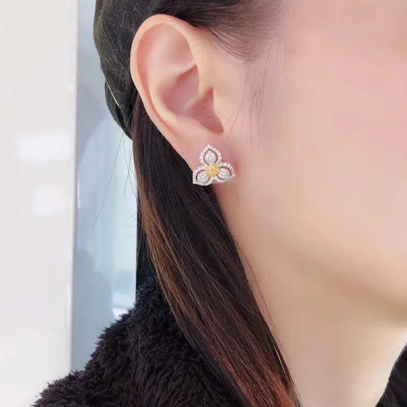 Luxury Female Crystal Flower Stud Earrings Charm Silver Color Small Earrings For Women Vintage Yellow Zircon Wedding Earrings
Luxury Female Crystal Flower Stud Earrings Charm Silver Color Small Earrings For Women Vintage Yellow Zircon Wedding Earrings
