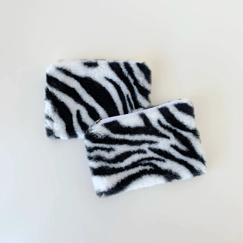 Cow Zebra Coin Wallet Plush Pattern Coin Purses Women Girls Mini Storage Bag Credit Card Holder Wallet Pocket Clutches Handbaag
Cow Zebra Coin Wallet Plush Pattern Coin Purses Women Girls Mini Storage Bag Credit Card Holder Wallet Pocket Clutches Handbaag