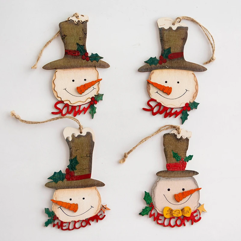 Wooden Christmas tree widgets that snowman Christmas decorations hang act the role of creative atmosphere theme layout 
Wooden Christmas tree widgets that snowman Christmas decorations hang act the role of creative atmosphere theme layout