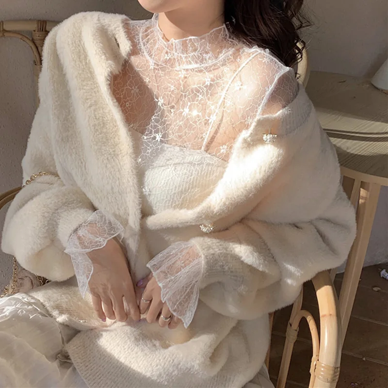 Perspective Hollow Sweet Lace Top 2022 Spring Autumn Women Sexy Turtleneck T-shirt Long Sleeve Transparent Mesh Tops Female 
Perspective Hollow Sweet Lace Top 2022 Spring Autumn Women Sexy Turtleneck T-shirt Long Sleeve Transparent Mesh Tops Female