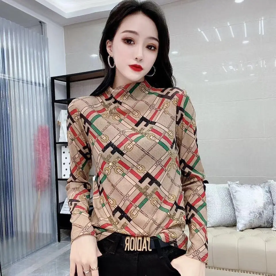 European 2020 autumn fashion semi high collar printing thin T-shirt women's long sleeve top slim bottom shirt trend
European 2020 autumn fashion semi high collar printing thin T-shirt women's long sleeve top slim bottom shirt trend