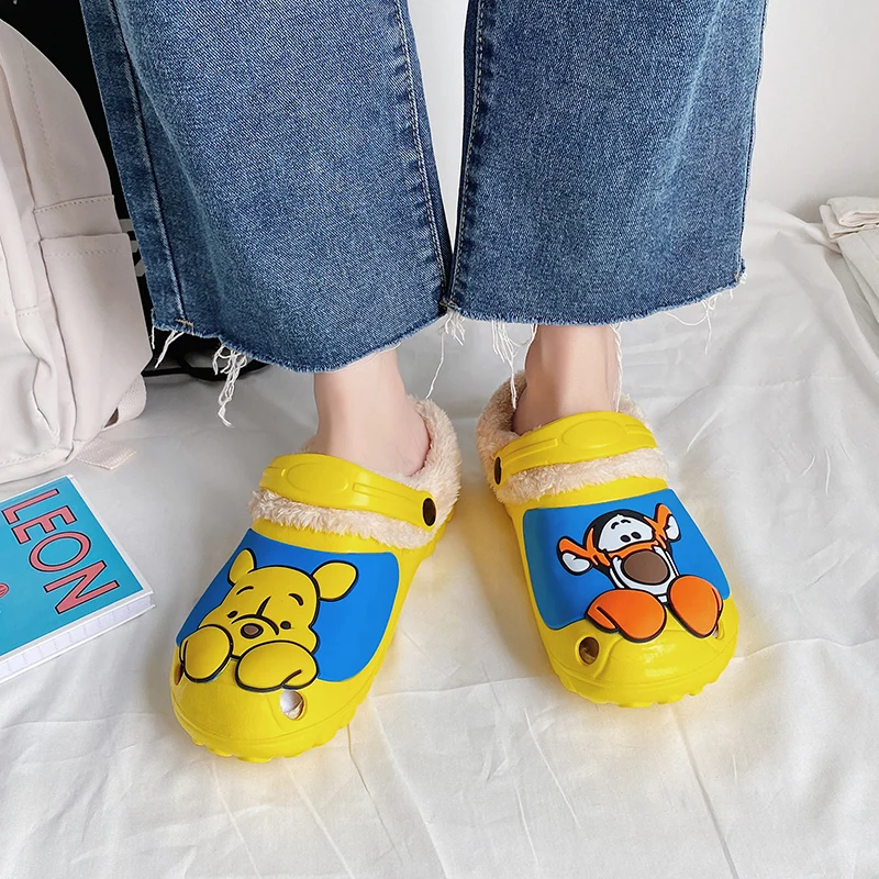 Women Sandals Crok Plush keeps warm Hole Shoes Girl Bear and Tiger Garden Shoes Yellow Beach Flat House Slippers Nurse shoes
Women Sandals Crok Plush keeps warm Hole Shoes Girl Bear and Tiger Garden Shoes Yellow Beach Flat House Slippers Nurse shoes