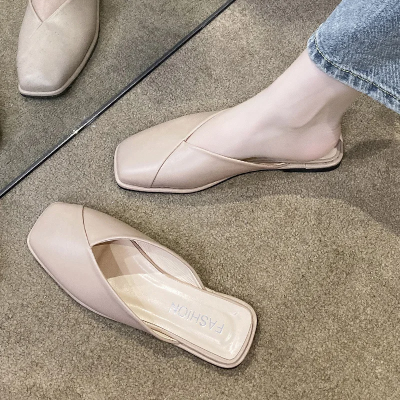Mules For Women 2021 Flat Shoes Female Low Pantofle Cover Toe Slippers Casual Slides New Luxury PU Fashion Rome Rubber Shoes Wom
Mules For Women 2021 Flat Shoes Female Low Pantofle Cover Toe Slippers Casual Slides New Luxury PU Fashion Rome Rubber Shoes Wom