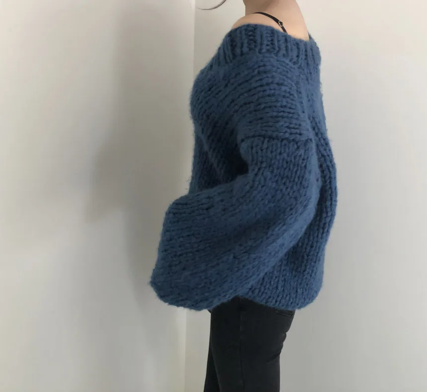 2020 New Autumn Lantern Sleeve Knitted Sweater Women Pullover Solid Retro Sexy V-neck sweater women Casual loose Korean Tops 
2020 New Autumn Lantern Sleeve Knitted Sweater Women Pullover Solid Retro Sexy V-neck sweater women Casual loose Korean Tops