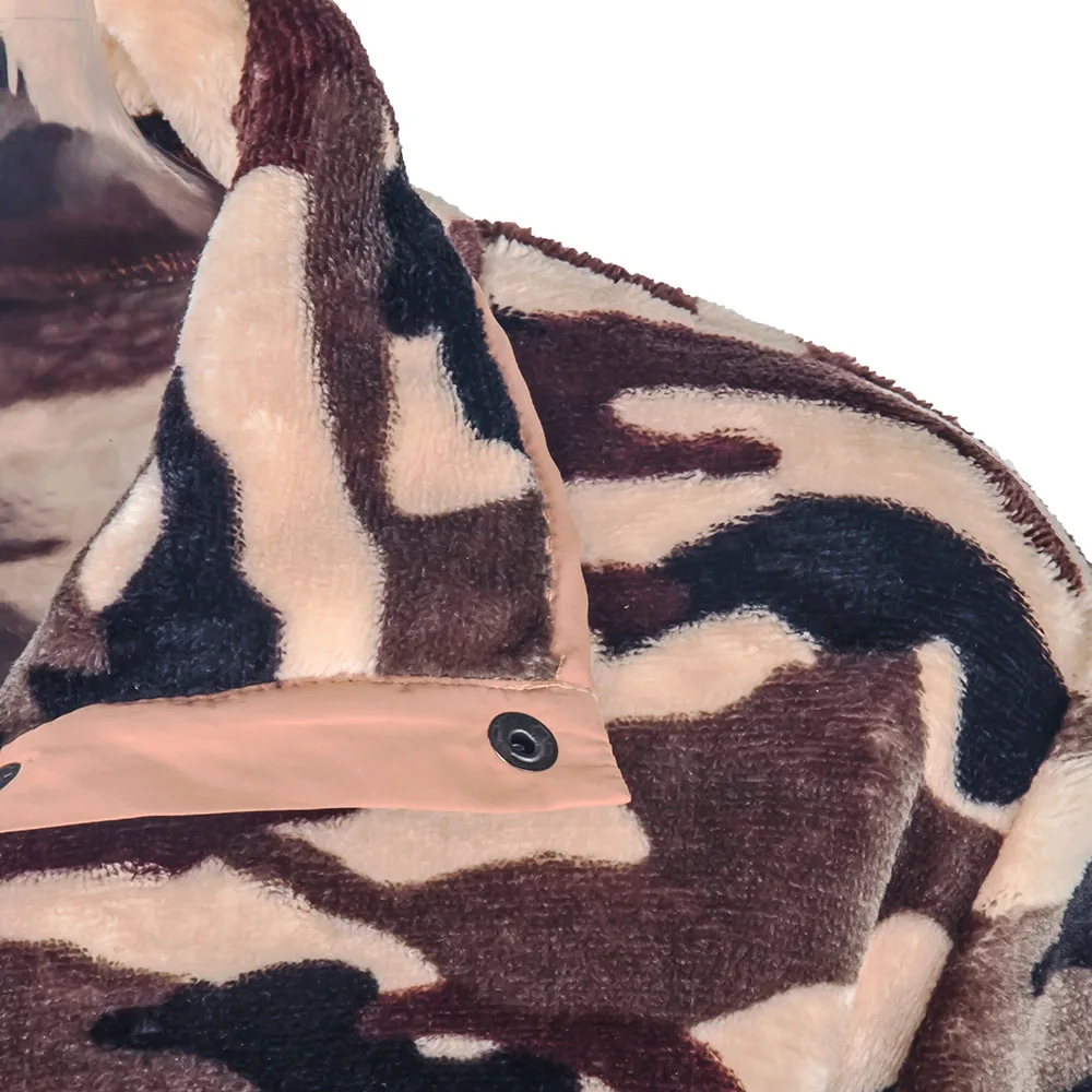 Double Side Velvet Camouflage Patchwork Winter Pullover Sweatshirts 2020 Buttons Pockets Design Fleece Hoodies Plus Size
Double Side Velvet Camouflage Patchwork Winter Pullover Sweatshirts 2020 Buttons Pockets Design Fleece Hoodies Plus Size