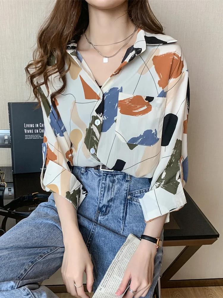 Fashion Spring Women Shirts White Printed Loose Oversized Blouses Female Tops Loose Chiffon Shirts Korean Style Blusas Pockets
Fashion Spring Women Shirts White Printed Loose Oversized Blouses Female Tops Loose Chiffon Shirts Korean Style Blusas Pockets