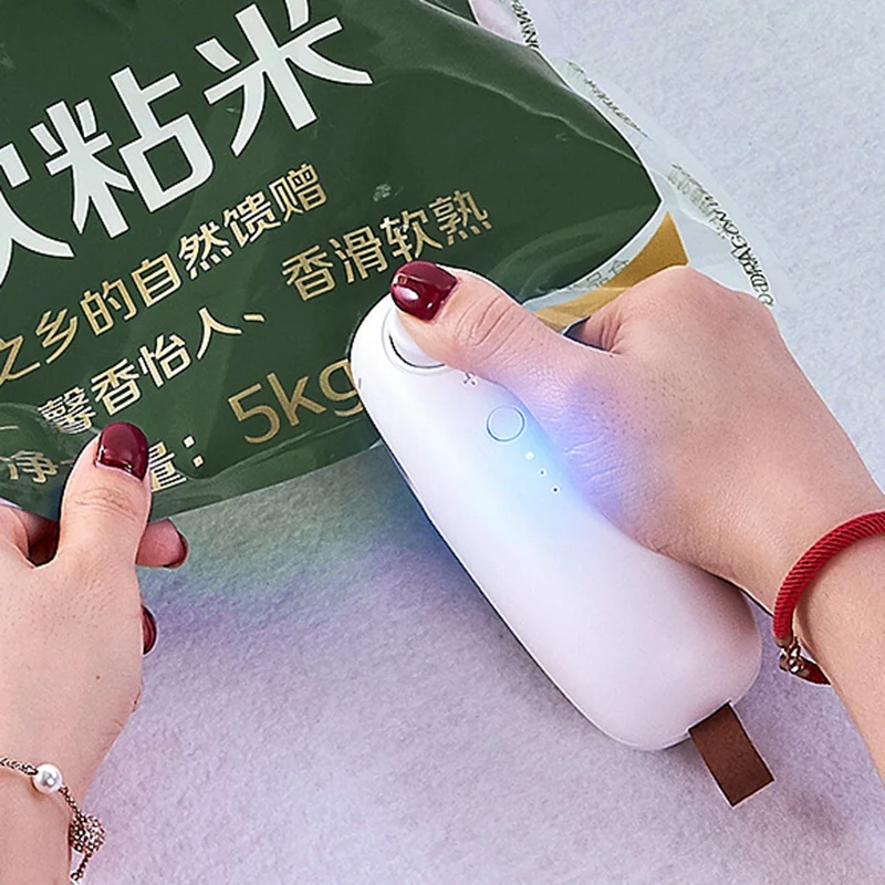 Usb Charging Portable Heating Plastic Bag Sealing Machine Cordless Handheld Vacuum Food Sealing Machine
Usb Charging Portable Heating Plastic Bag Sealing Machine Cordless Handheld Vacuum Food Sealing Machine