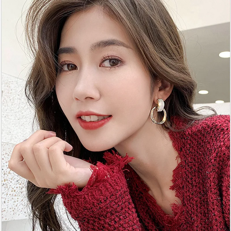New Korean Hoop Ear Stud Earrings For Women Alloy Sweet Resin Circle Jewelry Pendientes Gifts
New Korean Hoop Ear Stud Earrings For Women Alloy Sweet Resin Circle Jewelry Pendientes Gifts