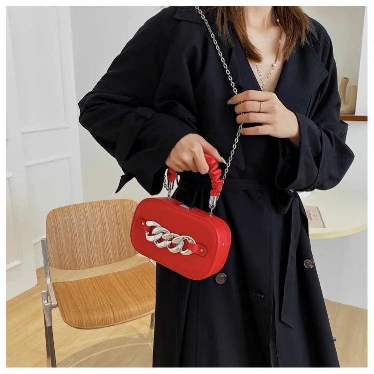Ladies single shoulder bag+metal chain PU winter small bag decoration single shoulder bag mini chain messenger square box bag
Ladies single shoulder bag+metal chain PU winter small bag decoration single shoulder bag mini chain messenger square box bag