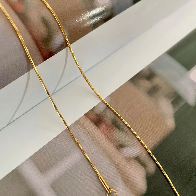 Punk Simple Gold Color Snake Chain Necklace for Women Fashion Thin Clavicle Choker Statement Jewelry Party Accessories Gifts
Punk Simple Gold Color Snake Chain Necklace for Women Fashion Thin Clavicle Choker Statement Jewelry Party Accessories Gifts