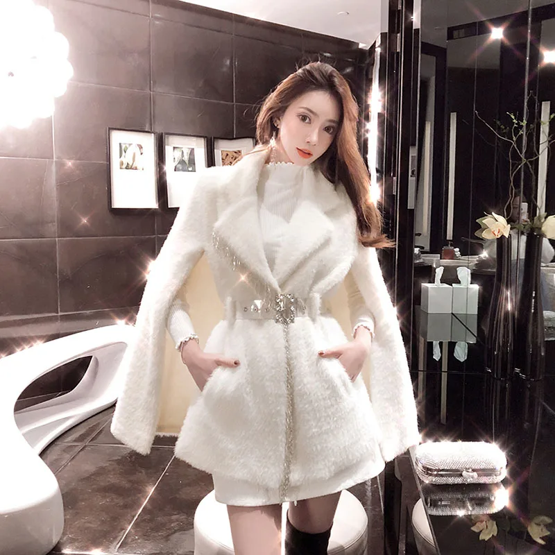 Elegant Women Faux Fur White Plaid Cape Coat Dress Tassel Bead With Belt,Loose Cloak Fur Poncho Jacket Cloak
Elegant Women Faux Fur White Plaid Cape Coat Dress Tassel Bead With Belt,Loose Cloak Fur Poncho Jacket Cloak