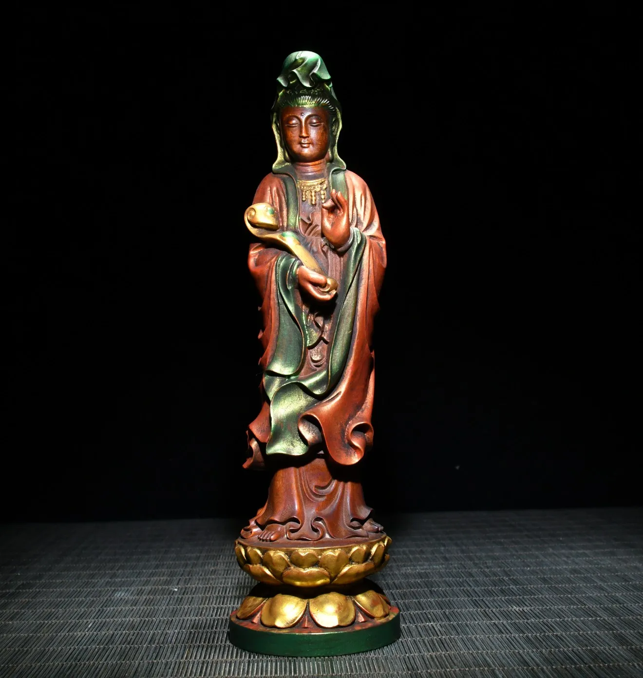 8"Chinese Folk Collection Seikos Boxwood Ruyi Guanyin Bodhisattva Standing Buddha Office Ornaments Town House Exorcism
8"Chinese Folk Collection Seikos Boxwood Ruyi Guanyin Bodhisattva Standing Buddha Office Ornaments Town House Exorcism