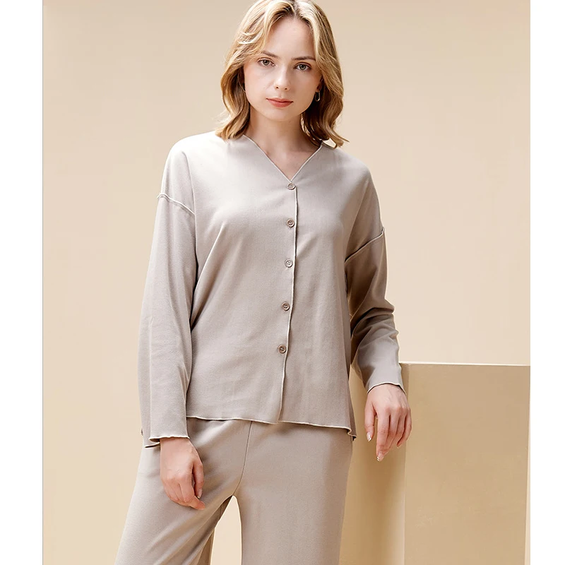 Solid Ladies Pajamas Suit Long-Sleeves V-Neck Warm Home Suit Pijama Women Simple Style Womens Winter Clothing
Solid Ladies Pajamas Suit Long-Sleeves V-Neck Warm Home Suit Pijama Women Simple Style Womens Winter Clothing