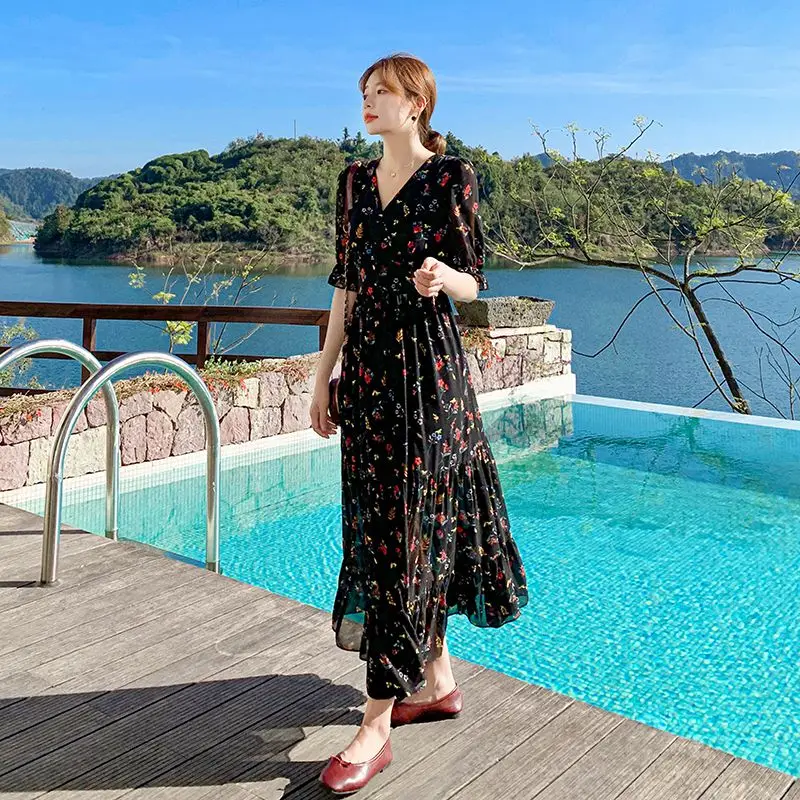 COIGARSAM Ruffles Women dress Summer Short Sleeve Floral Print Elastic Waist V-Neck Dresses Black 9263 
COIGARSAM Ruffles Women dress Summer Short Sleeve Floral Print Elastic Waist V-Neck Dresses Black 9263