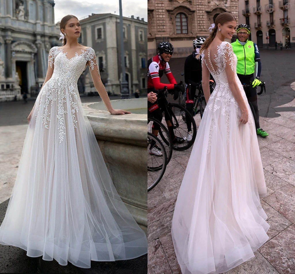 Wedding Dress Princess A-Line Tulle Organza V-Neck Floor Length Lace Appliques Bridal Gown Sleeveless Elegant Custom Made Tulle
Wedding Dress Princess A-Line Tulle Organza V-Neck Floor Length Lace Appliques Bridal Gown Sleeveless Elegant Custom Made Tulle