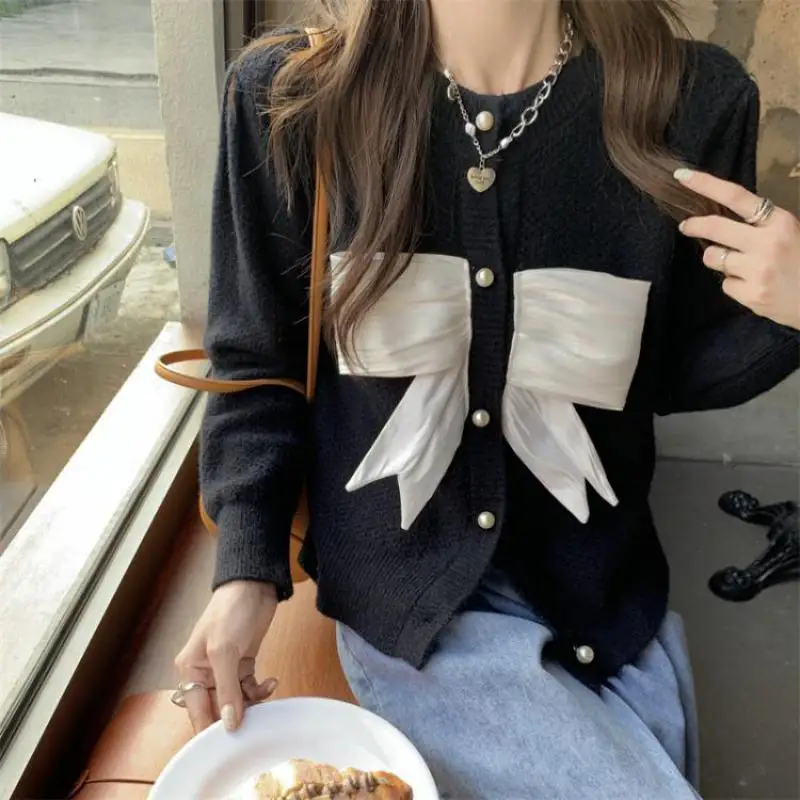 Women's Knitted Cardigan O Neck Front Big Bow Long Sleeves Casual Sweater Spring Autumn Female Tops Ladies Winter Knitwear Coat
Women's Knitted Cardigan O Neck Front Big Bow Long Sleeves Casual Sweater Spring Autumn Female Tops Ladies Winter Knitwear Coat
