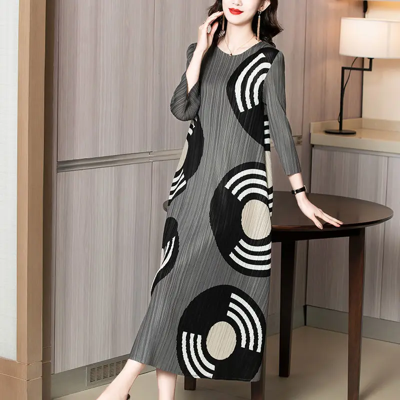 Women Folds Ink Painting Slim Long Dress 2021 Spring New Gray/Blue Fashion High Quality Long Sleeve Dresses For Female Oversize
Women Folds Ink Painting Slim Long Dress 2021 Spring New Gray/Blue Fashion High Quality Long Sleeve Dresses For Female Oversize