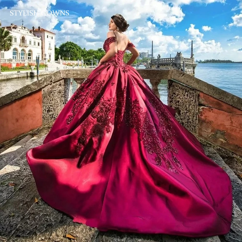 2022 Luxury Burgundy Sequined Ball Gown Off The Shoulder Quinceanera Dresses Sweet 16 Vestidos De 15 Anos 
2022 Luxury Burgundy Sequined Ball Gown Off The Shoulder Quinceanera Dresses Sweet 16 Vestidos De 15 Anos