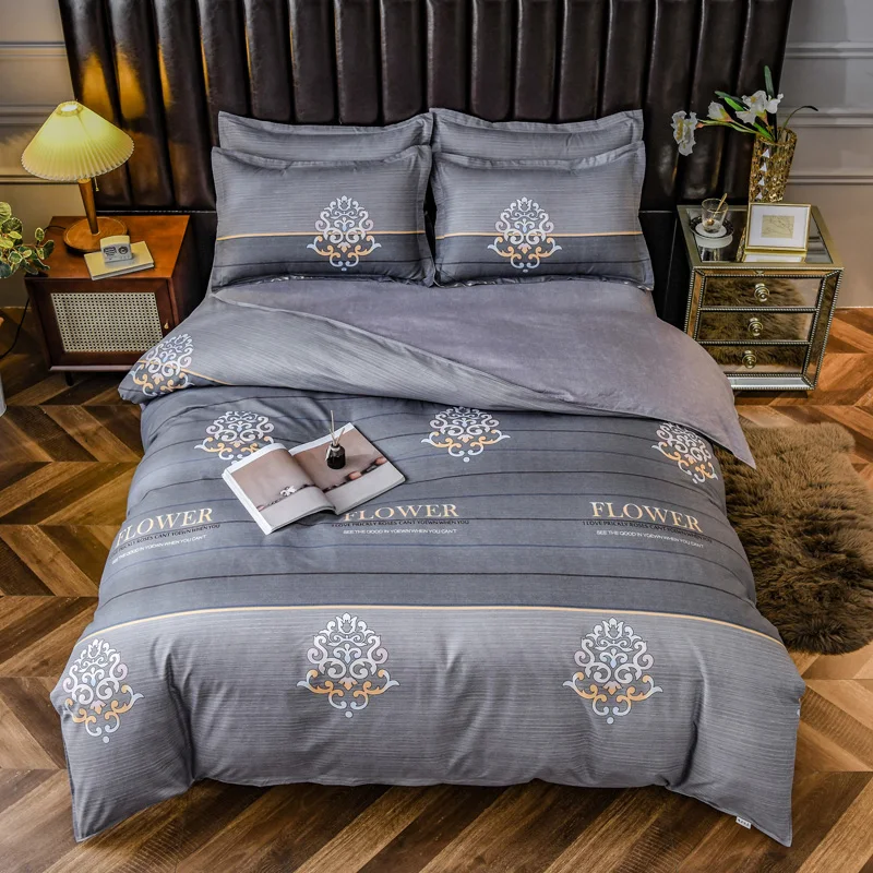 High-Quality Microfiber 1 Bed Sheet Queen And 2 Pillow Shams, King, Twin, Full Size,4 Pieces Bedding Set 1 Duvet Cover
High-Quality Microfiber 1 Bed Sheet Queen And 2 Pillow Shams, King, Twin, Full Size,4 Pieces Bedding Set 1 Duvet Cover