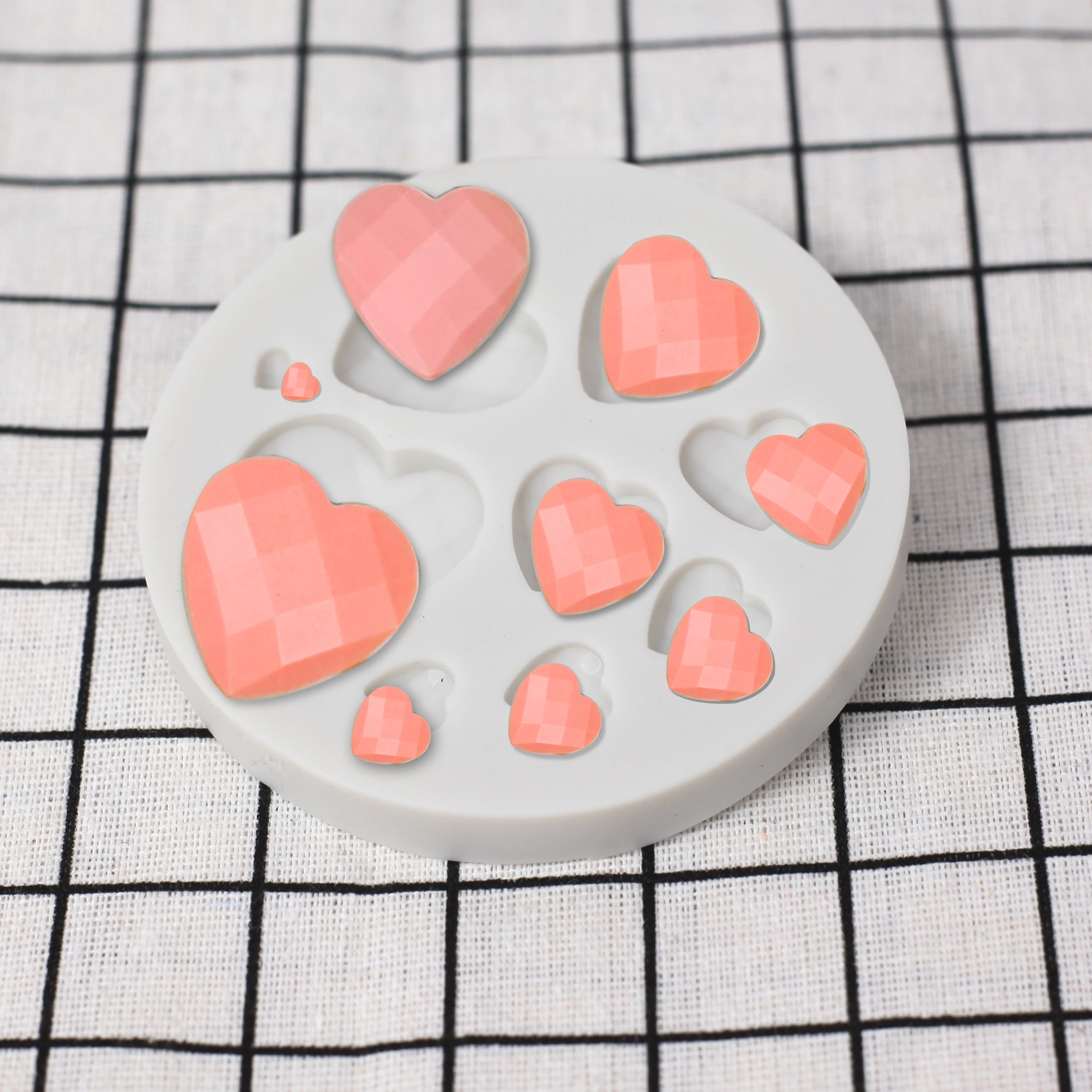 Gem Heart Silicone Mold Chocolate Fudge Fondant Biscuit Cake Jewelry Baking Tools DIY Resin Art Crafts
Gem Heart Silicone Mold Chocolate Fudge Fondant Biscuit Cake Jewelry Baking Tools DIY Resin Art Crafts
