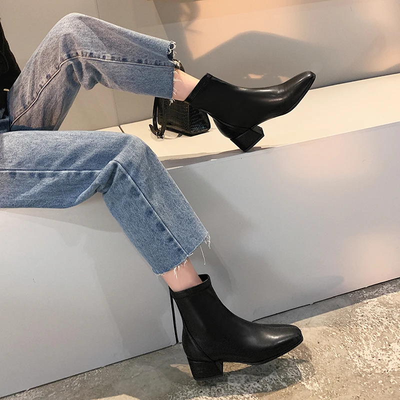 Women Ankle Boots Matin Boots Solid Color Flat Fashion Tall Tube Ladies Shoes Sock Hell Booties Botines Mujer Botas Feminina
Women Ankle Boots Matin Boots Solid Color Flat Fashion Tall Tube Ladies Shoes Sock Hell Booties Botines Mujer Botas Feminina