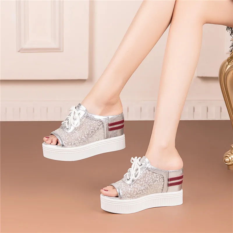 Fashion Casual Thick-soled Net Gauze Women's Slippers, High-quality Slope Heel Women's Sandals, Leather White Women's Shoes
Fashion Casual Thick-soled Net Gauze Women's Slippers, High-quality Slope Heel Women's Sandals, Leather White Women's Shoes