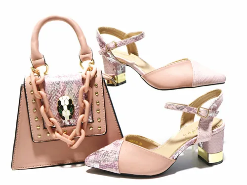 Doershow комплект из туфель и сумочки в итальянском стиле, новый 2020 Для женщин комплект из обуви и сумки в Италии розовый Цвет Итальянская обувь ...
Doershow комплект из туфель и сумочки в итальянском стиле, новый 2020 Для женщин комплект из обуви и сумки в Италии розовый Цвет Итальянская обувь ...