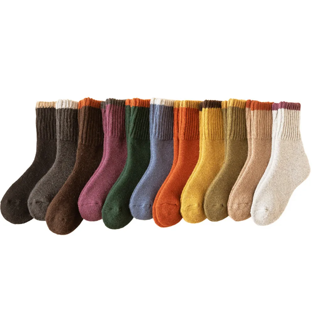 2 Pairs Women Socks Autumn And Winter Cotton Socks Thickened Warm Wool Socks Plus Velvet Middle Tube Solid Color Towel Socks 
2 Pairs Women Socks Autumn And Winter Cotton Socks Thickened Warm Wool Socks Plus Velvet Middle Tube Solid Color Towel Socks