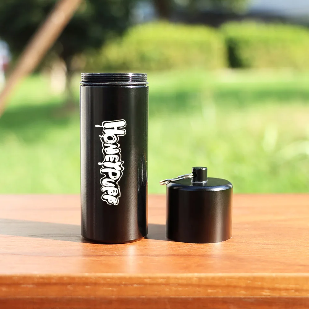 HONEYPUFF Aluminum Keychain Stash Jar Cans Smell Proof Metal Herb Container Box Suit Outdoor Indoor Metal Can
HONEYPUFF Aluminum Keychain Stash Jar Cans Smell Proof Metal Herb Container Box Suit Outdoor Indoor Metal Can
