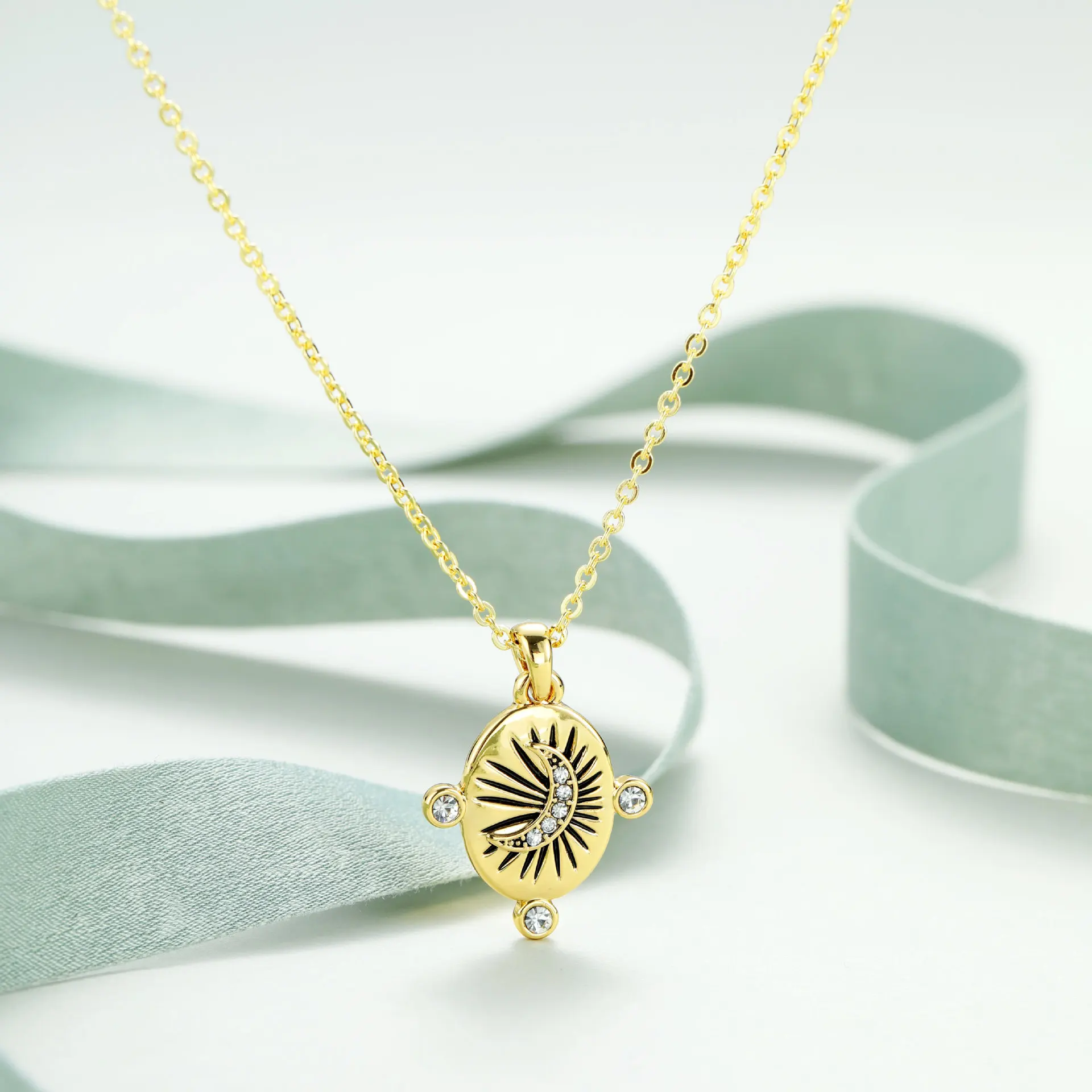 Copper plated Gold Sun Moon Pendant Necklace Zircon Crystal chain necklace woman Girl fashion Magic Jewelry Gift
Copper plated Gold Sun Moon Pendant Necklace Zircon Crystal chain necklace woman Girl fashion Magic Jewelry Gift