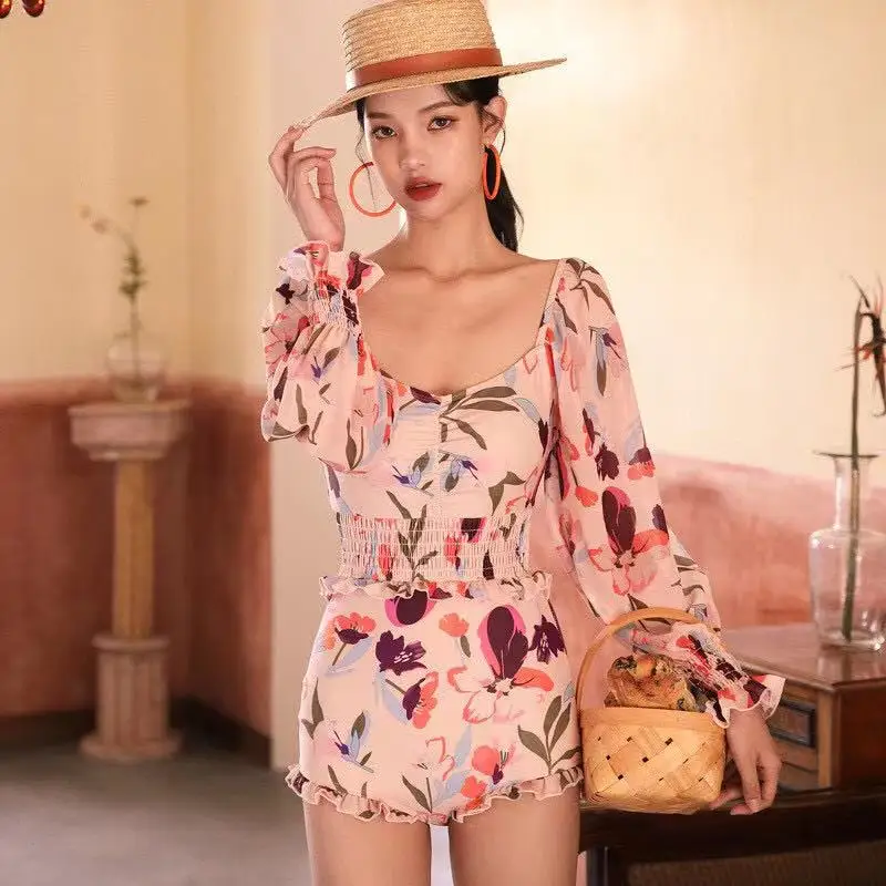 Vintage One Piece Swimsuit Female 2021 Long Sleeve Swimwear Women Flowers Print Bathing Suit Summer Bathers Monokini
Vintage One Piece Swimsuit Female 2021 Long Sleeve Swimwear Women Flowers Print Bathing Suit Summer Bathers Monokini