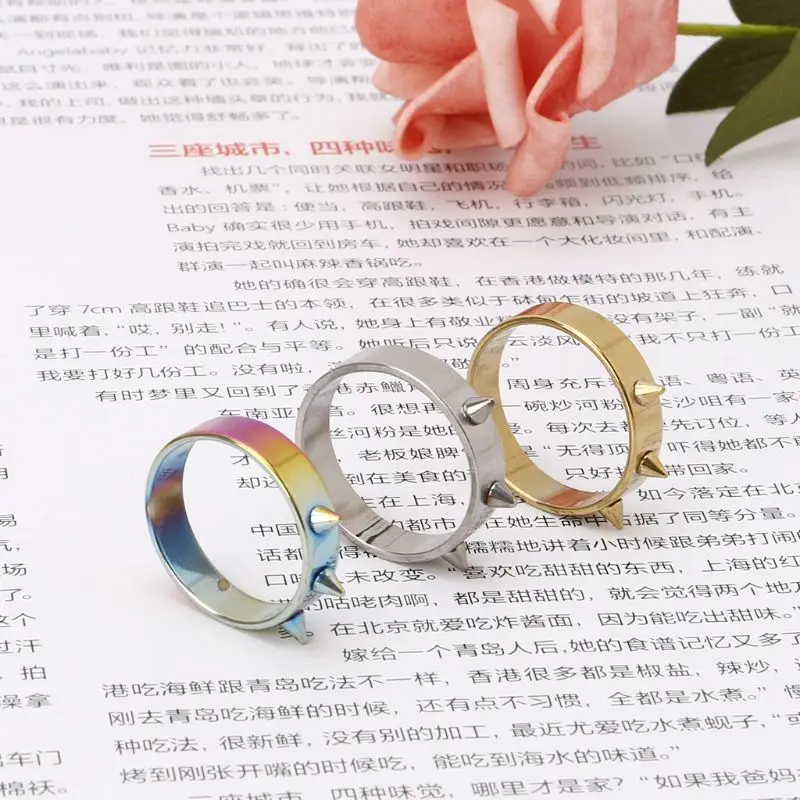 Self-Defense Ring Portable Finger Weapons Survival Outdoor Emergency Glass Breaking Punk Rings Protector 
Self-Defense Ring Portable Finger Weapons Survival Outdoor Emergency Glass Breaking Punk Rings Protector