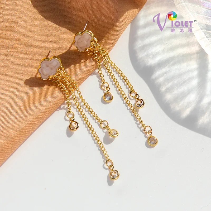 S925 silver needle cloud Earrings 2021 new fashion long style tassel fashion European and American Earrings temperament simple E
S925 silver needle cloud Earrings 2021 new fashion long style tassel fashion European and American Earrings temperament simple E