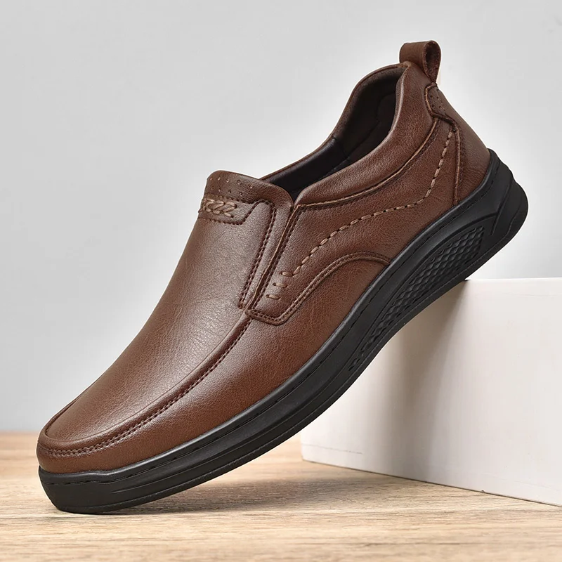 Male leather moccasins British trend trend-on Slide-on free shoes dressed as business shoes Casual moccasins trend
Male leather moccasins British trend trend-on Slide-on free shoes dressed as business shoes Casual moccasins trend