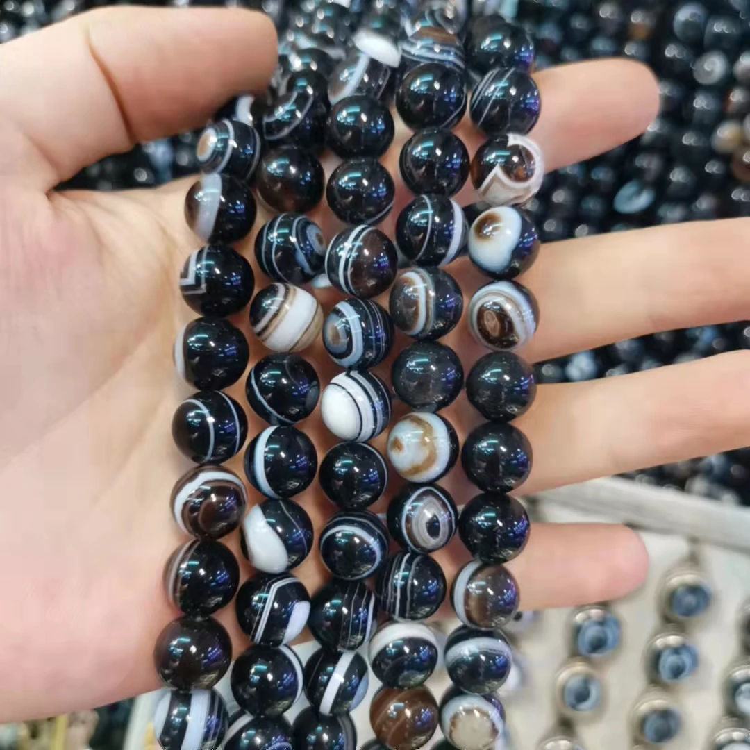 1pcs/lot 8mm*10mm a long string of agate beads with eyes and other loose beads Can make two strings of bracelets necklaces gem
1pcs/lot 8mm*10mm a long string of agate beads with eyes and other loose beads Can make two strings of bracelets necklaces gem