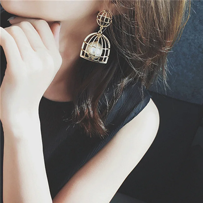 Classic Women Drop Earrings Jewelry Fashion Golden Color Luxury Big Pearls Pendientes Brincos Boucle D'Oreille Femme New Dangle
Classic Women Drop Earrings Jewelry Fashion Golden Color Luxury Big Pearls Pendientes Brincos Boucle D'Oreille Femme New Dangle