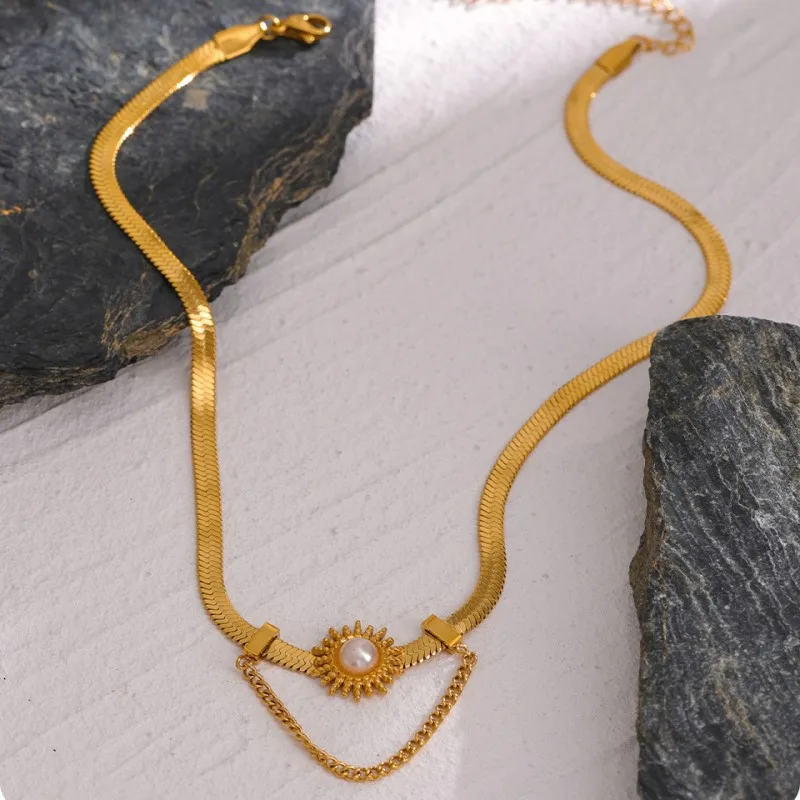 New Necklace 2021 Flower Sun God Three-dimensional Pearl Stainless Steel Necklace Chain Flat Snake Chain Necklace Sweater Chain
New Necklace 2021 Flower Sun God Three-dimensional Pearl Stainless Steel Necklace Chain Flat Snake Chain Necklace Sweater Chain