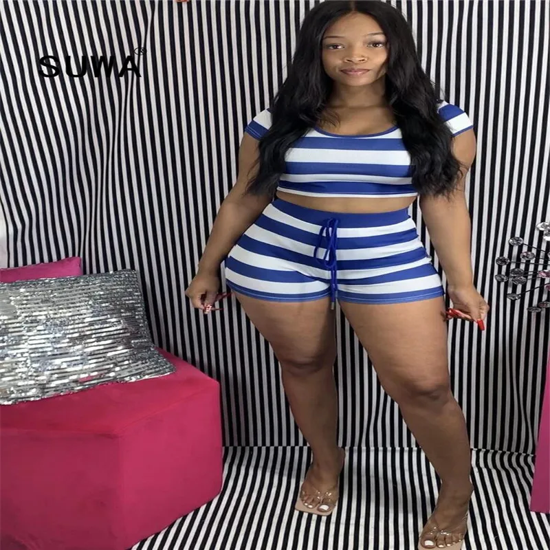 young party women fahsion simple stripe U neck short sleeve tie crop top and hot shorts 2 pieces set casual lady fashion set
young party women fahsion simple stripe U neck short sleeve tie crop top and hot shorts 2 pieces set casual lady fashion set