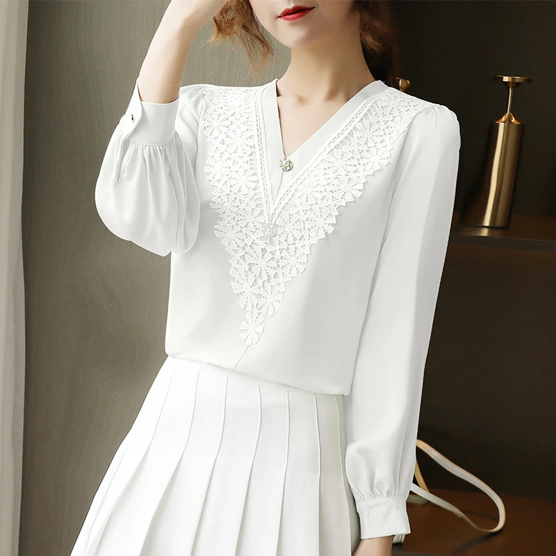 2021 Korean Vintage V-neck Lace Blouse Women Chiffon Elegant Office Blouse Female Puff Sleeve Top
2021 Korean Vintage V-neck Lace Blouse Women Chiffon Elegant Office Blouse Female Puff Sleeve Top