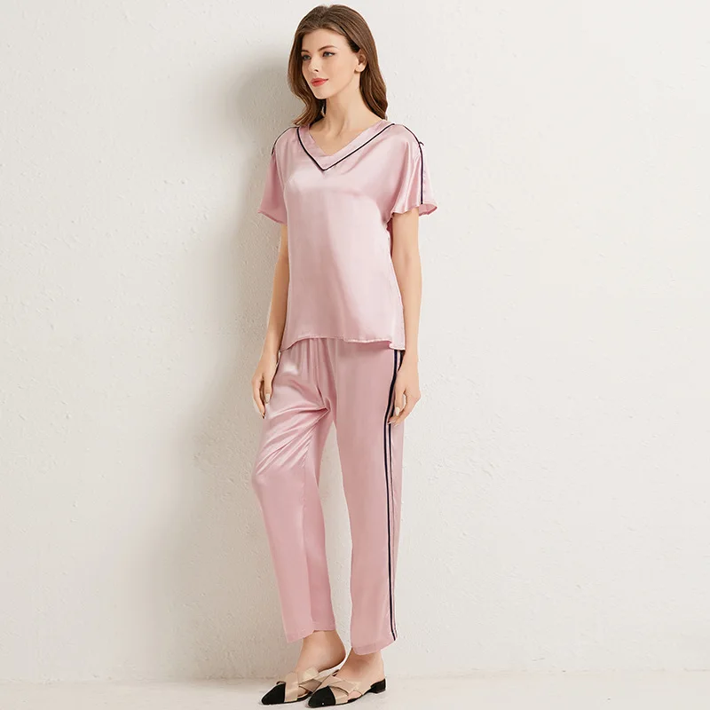 100% silk Pajamas for women oversized summer comfotable sleepwear at night ladies silky short sleeve v neck nighty
100% silk Pajamas for women oversized summer comfotable sleepwear at night ladies silky short sleeve v neck nighty