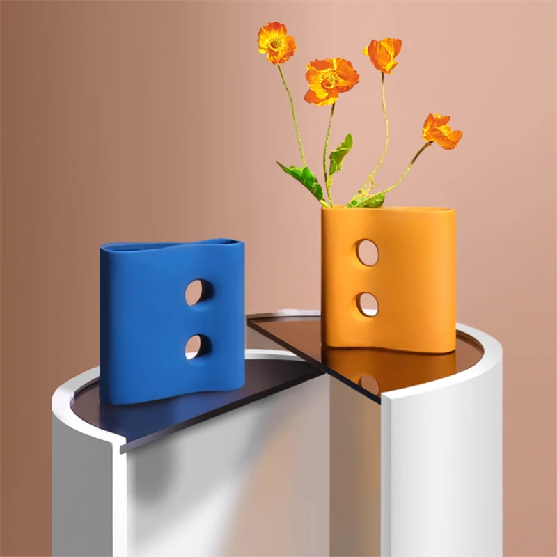 Nordic Minimalist Ceramic Vase Desk Decor Ornaments Abstract Art Solid Color Flower Arrangement Porcelain Vases Home Decoration 
Nordic Minimalist Ceramic Vase Desk Decor Ornaments Abstract Art Solid Color Flower Arrangement Porcelain Vases Home Decoration