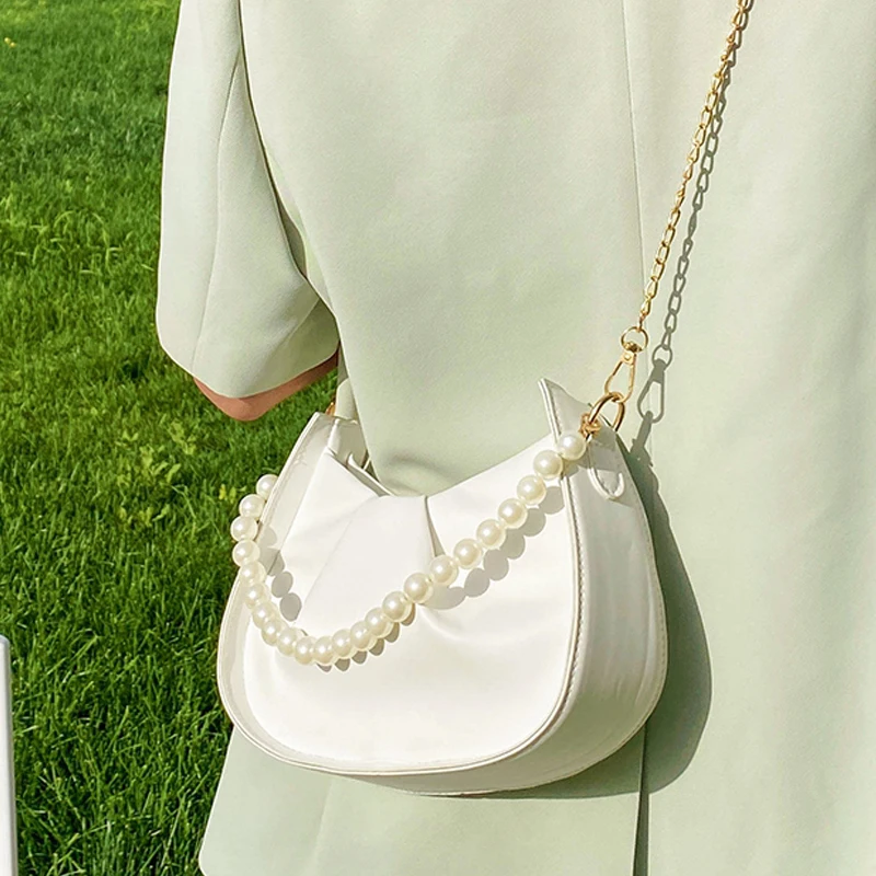 Solid Color Women Small Square Shoulder Crossbody Bag Fashion Pearl Chains Ladies Purse Handbags Portable Female Underarm Bags 
Solid Color Women Small Square Shoulder Crossbody Bag Fashion Pearl Chains Ladies Purse Handbags Portable Female Underarm Bags