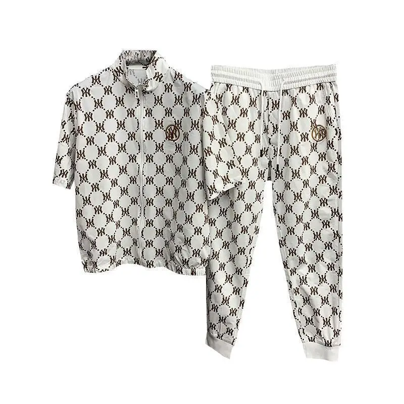 Men 's Fashion Suit 2021 Summer Fashion Brand Zipped Stand Collar Cardigan Letter Embroidered Printed Half Sleeve
Men 's Fashion Suit 2021 Summer Fashion Brand Zipped Stand Collar Cardigan Letter Embroidered Printed Half Sleeve