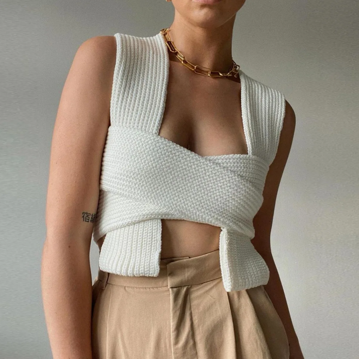 2021 Sleeveless Knitted Crop Sweater Sexy Autumn Summer Fashion Vest Black Casual White Jumper Top Female Pullover Y2K
2021 Sleeveless Knitted Crop Sweater Sexy Autumn Summer Fashion Vest Black Casual White Jumper Top Female Pullover Y2K