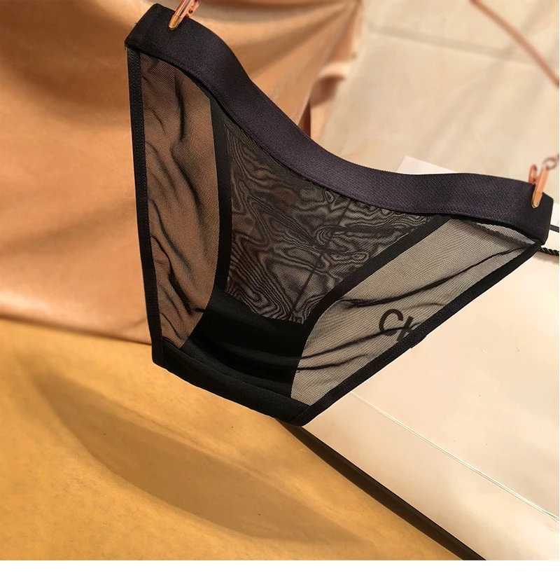 3pieces Ultra-thin mesh Panties for women Tempting Lingerie Hollow Out ladies underwear female calcinha Sexy Lace Panties panty 
3pieces Ultra-thin mesh Panties for women Tempting Lingerie Hollow Out ladies underwear female calcinha Sexy Lace Panties panty