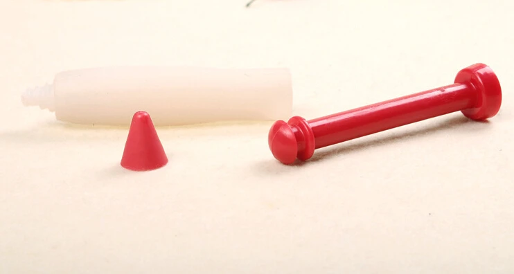 Silicone Food Writing Pen Chocolate Decorating tools Cake Mold Cream cup, cookie Icing Piping Pastry Nozzles kitchen accessories
Silicone Food Writing Pen Chocolate Decorating tools Cake Mold Cream cup, cookie Icing Piping Pastry Nozzles kitchen accessories