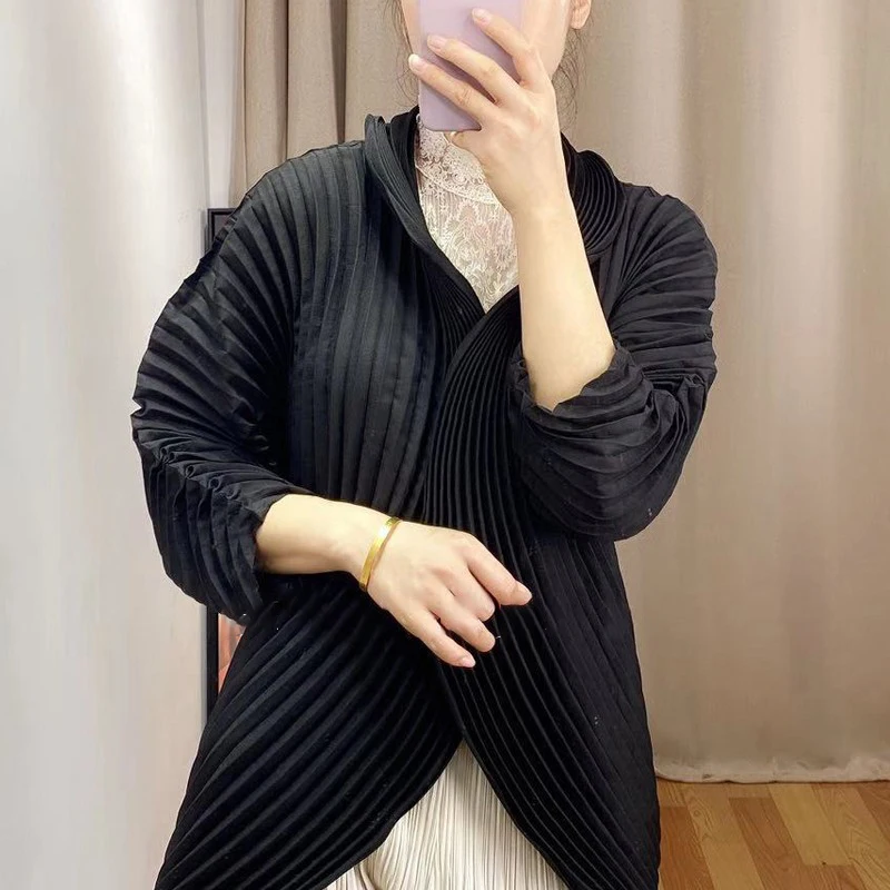 CHICEVER Black Coat For Women V Neck Three Quarter Sleeve Lace Up Ruched Oversize Solid Coats Female Fashion 2021 Summer Clothes
CHICEVER Black Coat For Women V Neck Three Quarter Sleeve Lace Up Ruched Oversize Solid Coats Female Fashion 2021 Summer Clothes