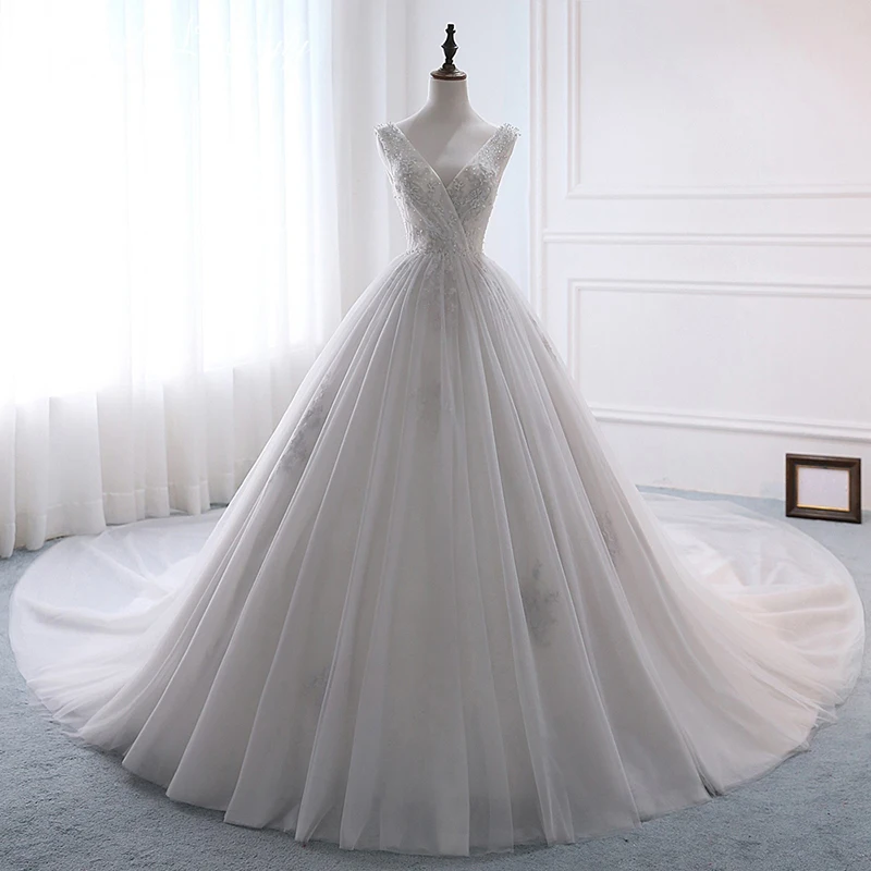 Luxury Wedding Dresses Sleeveless V-neck 3D Applique Handmade Beading Retro Elegant Gowns Beaded Belt Royal Train
Luxury Wedding Dresses Sleeveless V-neck 3D Applique Handmade Beading Retro Elegant Gowns Beaded Belt Royal Train