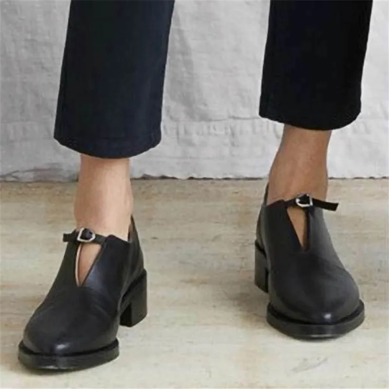 2021 Spring and Autumn New Large Size Flat Shoes Women Casual Low-heeled Round Toe Soft-soled Low-top Small Leather Shoes
2021 Spring and Autumn New Large Size Flat Shoes Women Casual Low-heeled Round Toe Soft-soled Low-top Small Leather Shoes